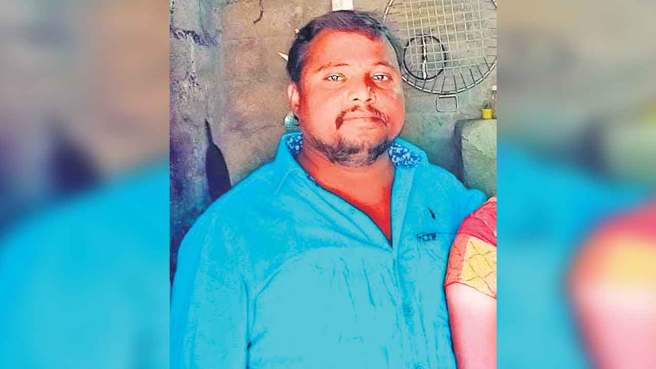 సిరిసిల్లలో మరో నేతకార్మికుడి ఆత్మహత్య