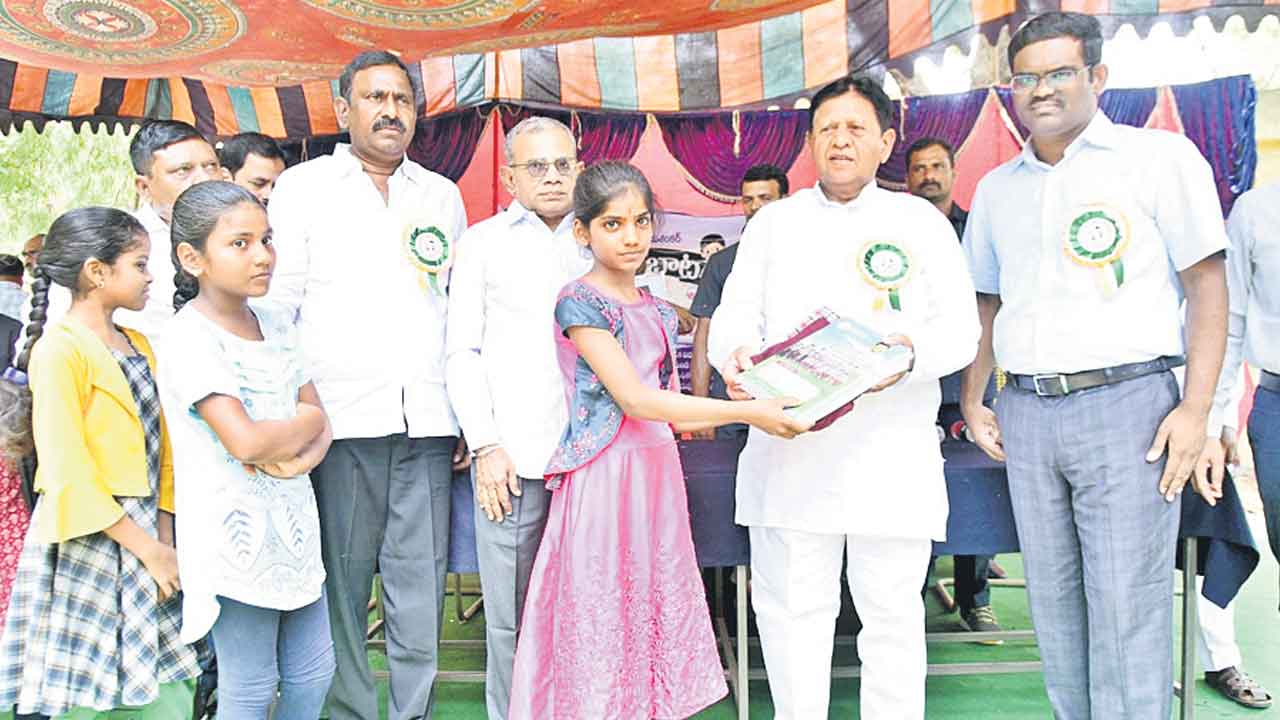 విద్య, వైద్య రంగాలకు సముచిత ప్రాధాన్యం