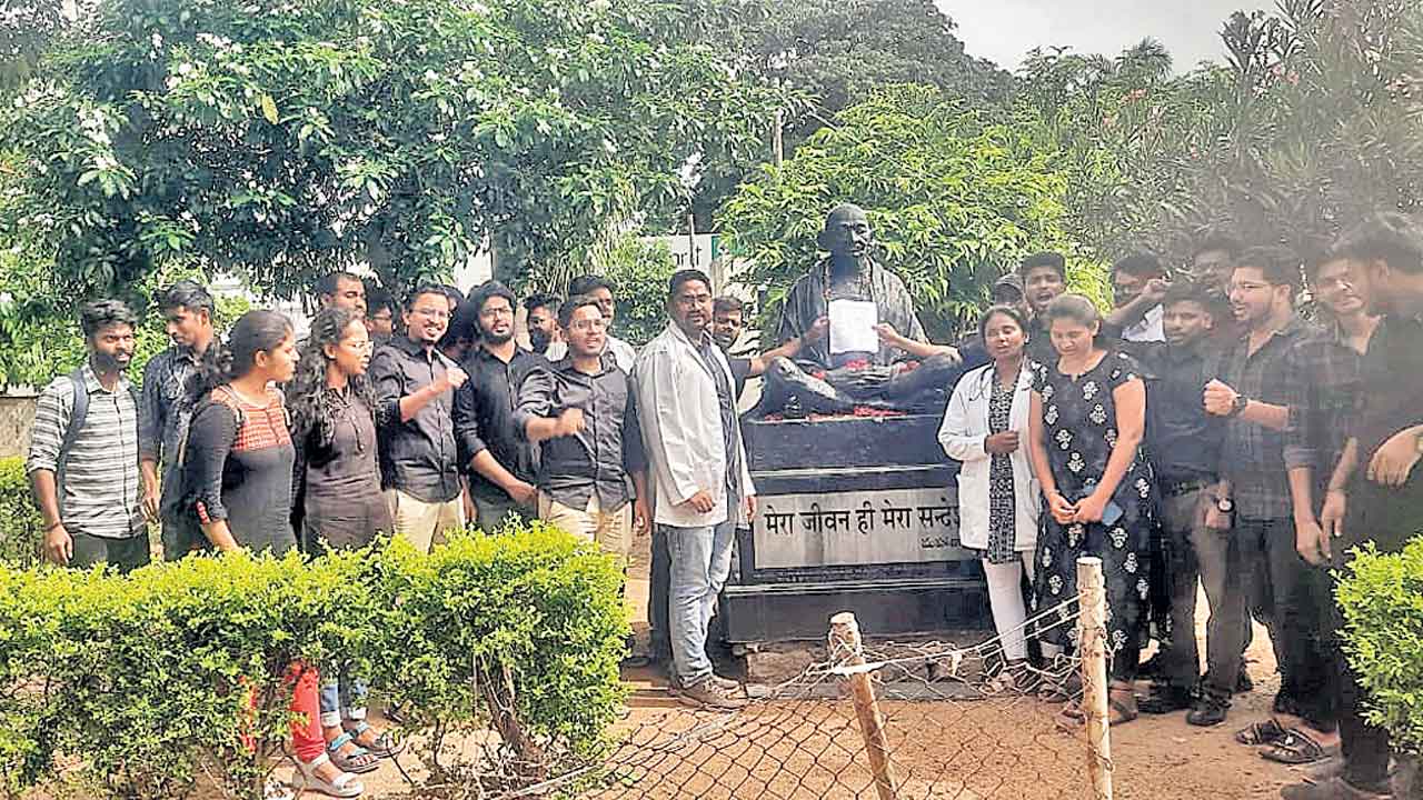 24లోగా సమస్యలు పరిష్కరించకుంటే సమ్మె