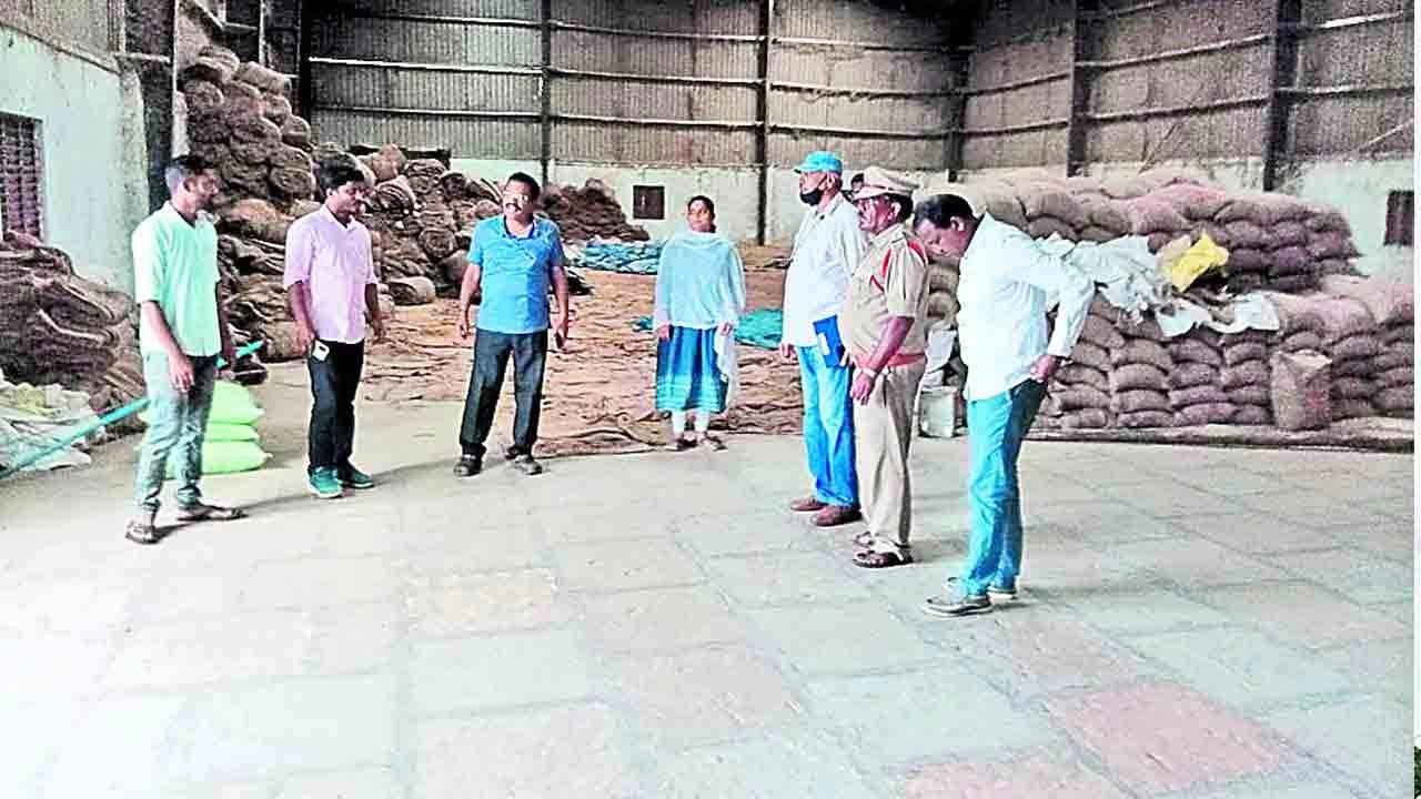 30 కోట్ల ధాన్యం మాయం