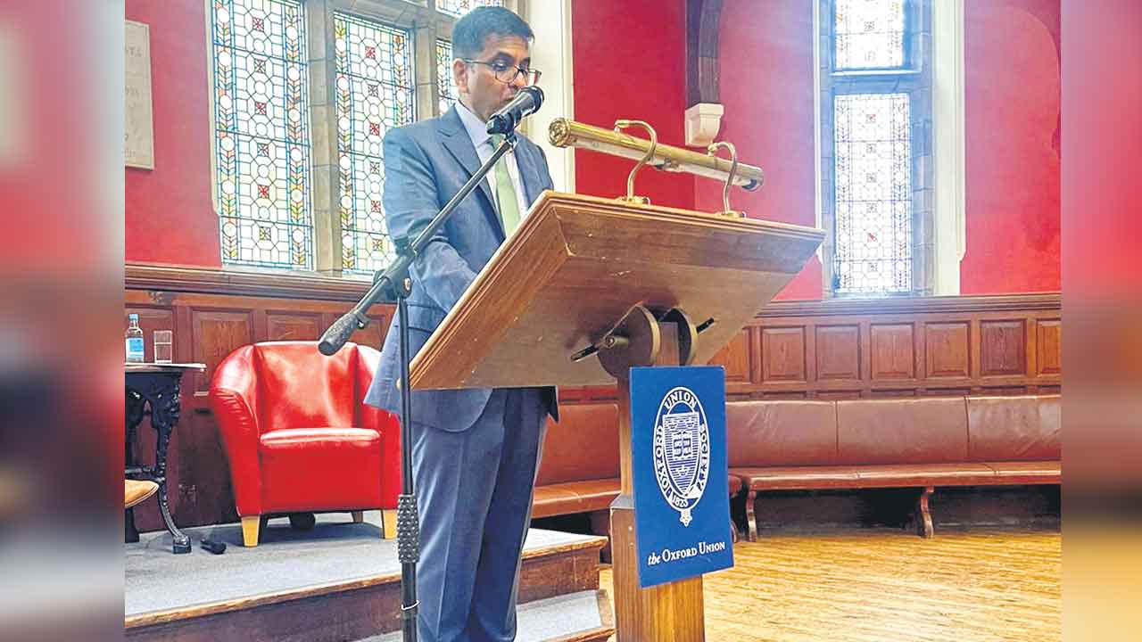 CJI Chandrachud | న్యాయమూర్తిగా తాను ఎన్నడూ రాజకీయ ఒత్తిళ్లను ఎదుర్కొనలేదు: సీజేఐ చంద్రచూడ్‌