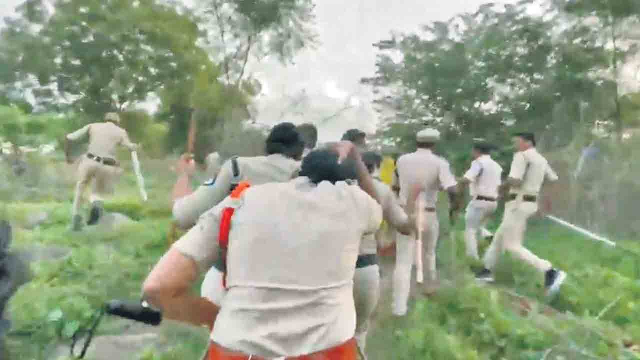 తిరగబడ్డ జనం