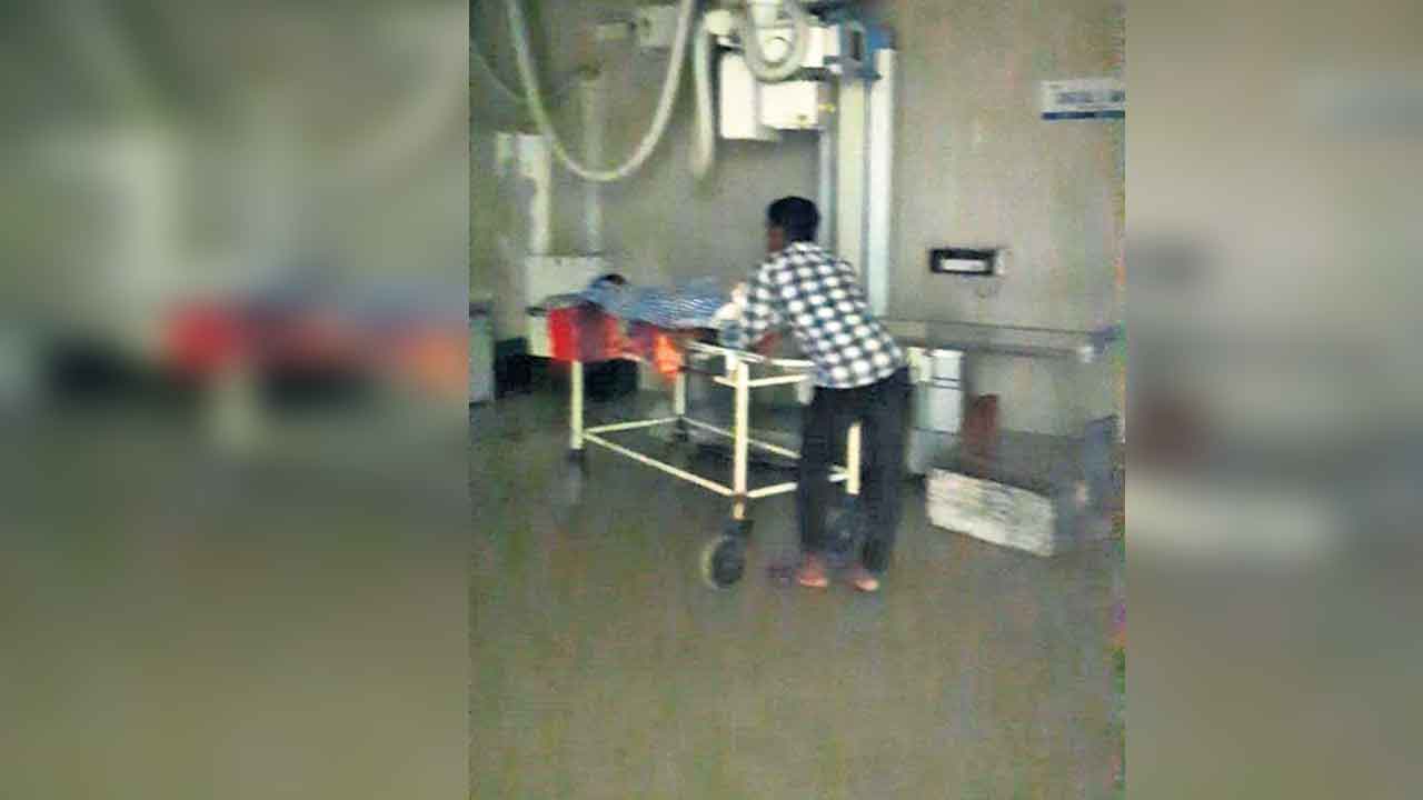 ఎంజీఎంలో విద్యుత్తు అంతరాయం