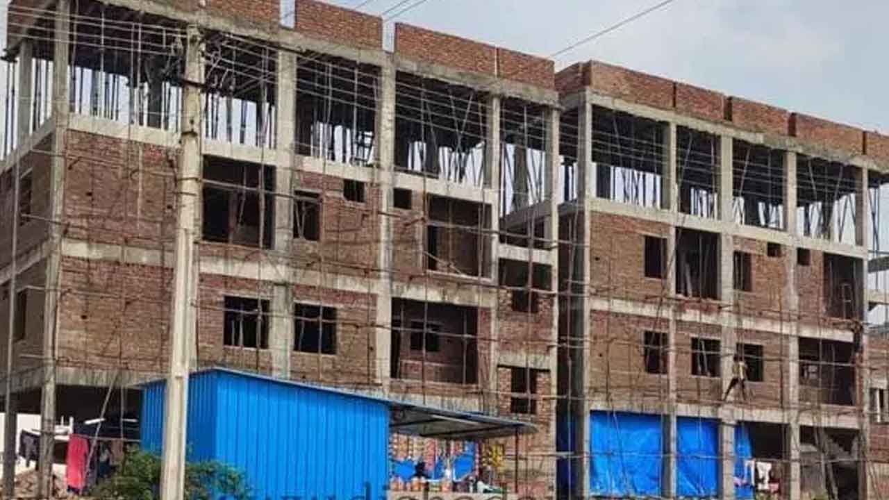 అక్రమ నిర్మాణాలను అడ్డుకోలేం