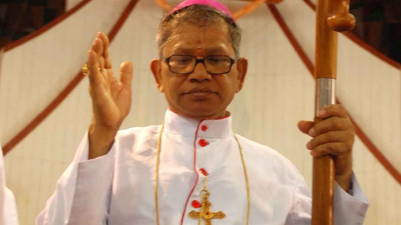 అనారోగ్యంతో కన్నుమూసిన తుమ్మబాలకు ఘన నివాళి