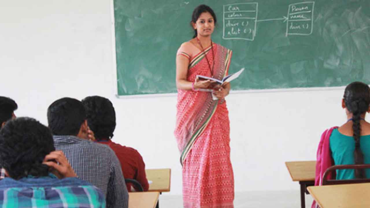 డీఎస్సీలో మరో 15వేల పోస్టులు పెంచండి