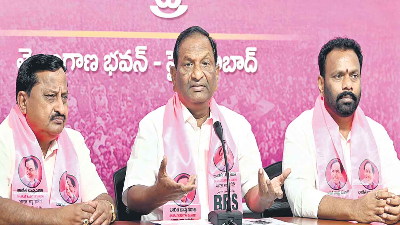 రుణమాఫీ అర్హులను ప్రకటించాలి
