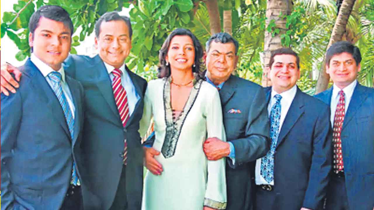 Ruia Family | తరాలు మారినా తరగని బంధం.. వ్యాపారాలను ఒక్కటై నడిపిస్తున్న ఉమ్మడి కుటుంబం