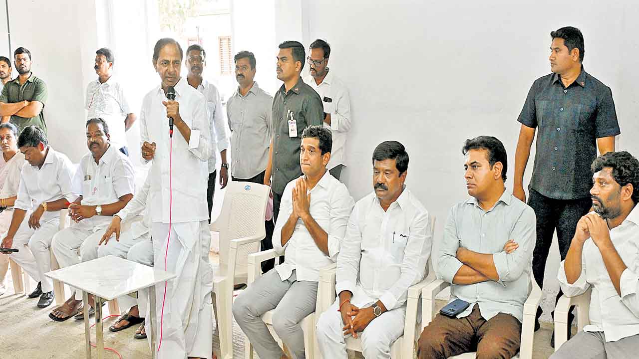 KCR | దొంగలల్ల కలిసేటోళ్ల గురించి బాధలేదు.. మెరికల్లాంటి నేతల్ని తయారుచేద్దాం: కేసీఆర్‌