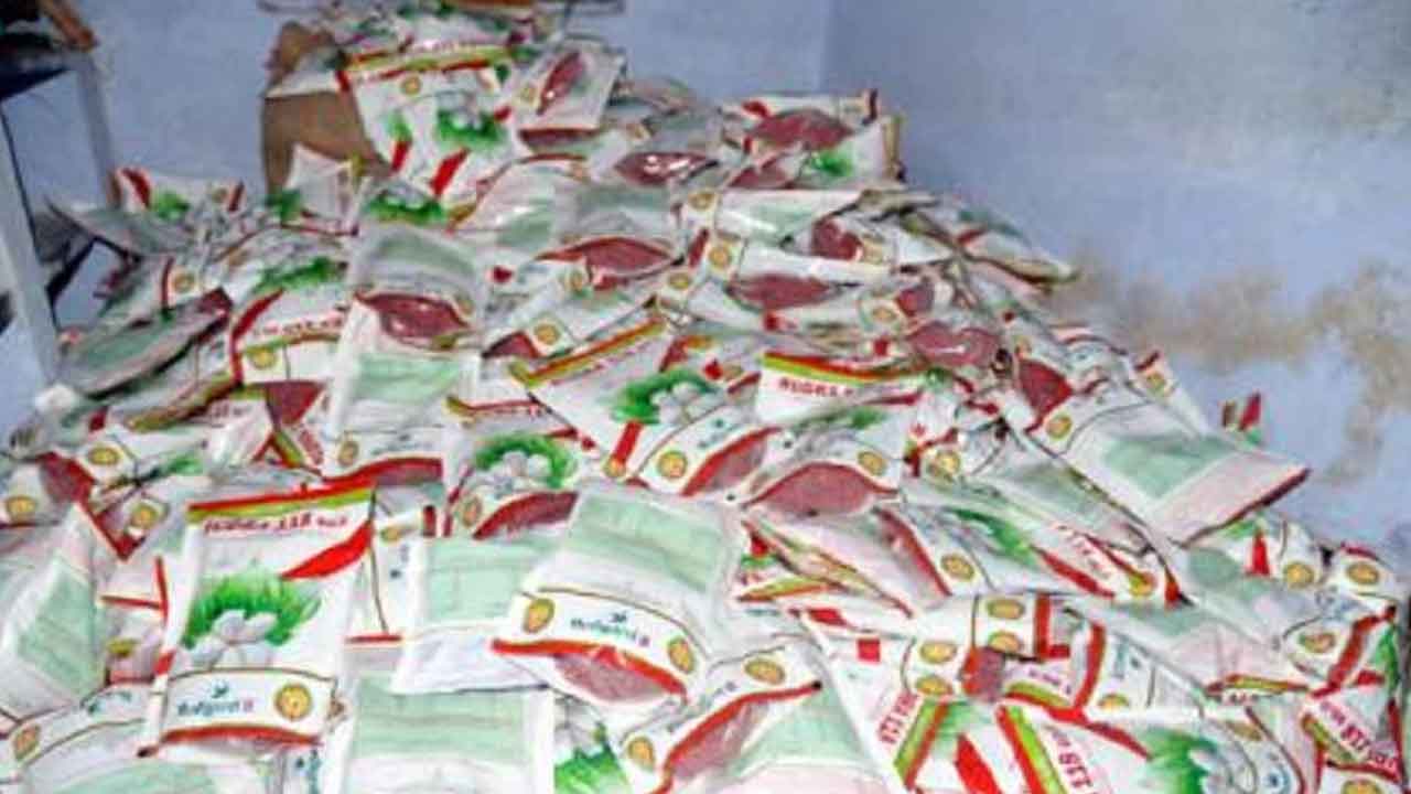 నకిలీ విత్తనాల విక్రేతలపై చర్యలు