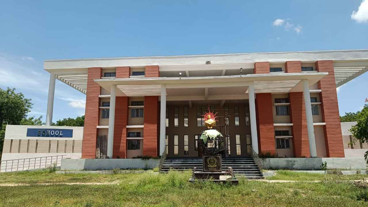 సర్వేల్‌ గురుకులం.. సమస్యలతో సతమతం