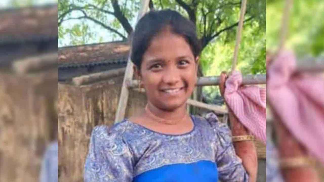 పాముకాటుతో బాలిక మృతి