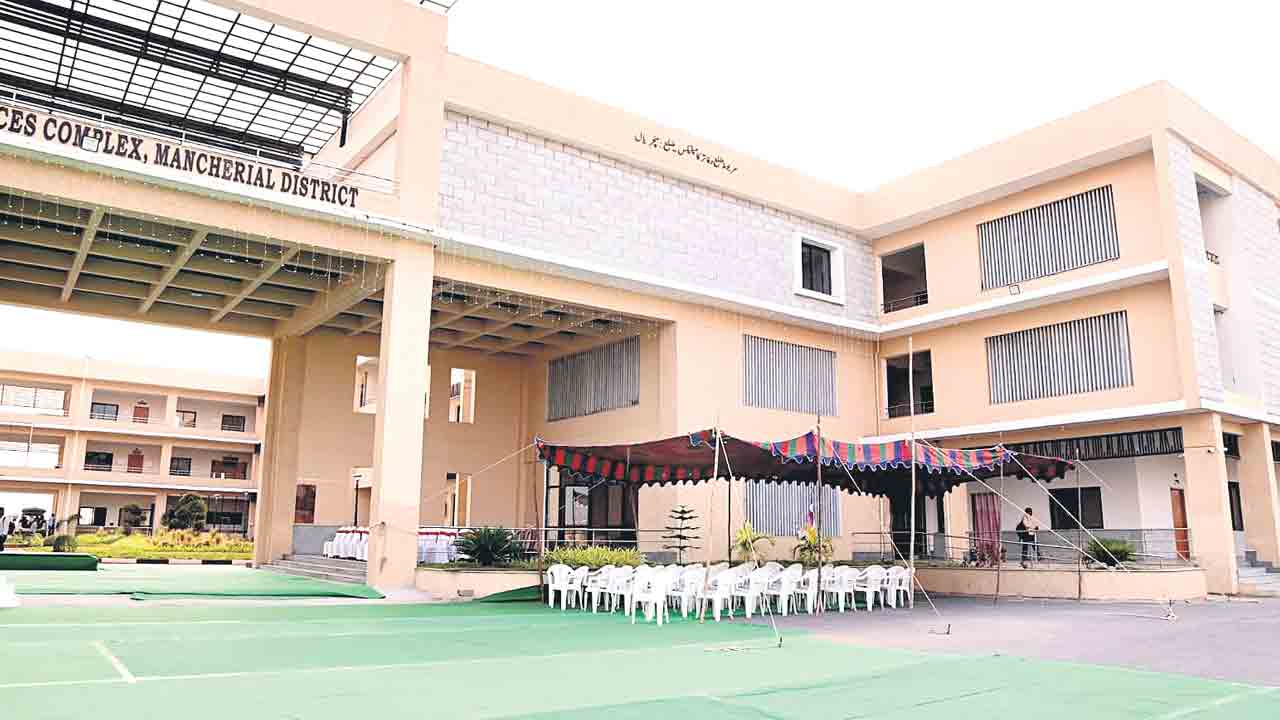 రాష్ట్ర అవతరణ దినోత్సవానికి ఏర్పాట్లు పూర్తి