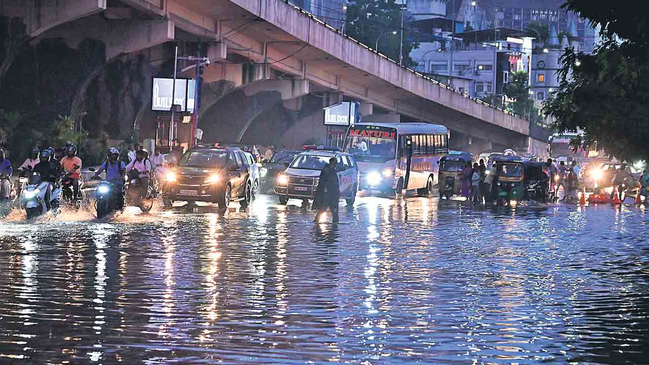 Hyderabad | నగరం జలమయం.. రాగల మరో రెండు రోజులు వర్ష సూచన