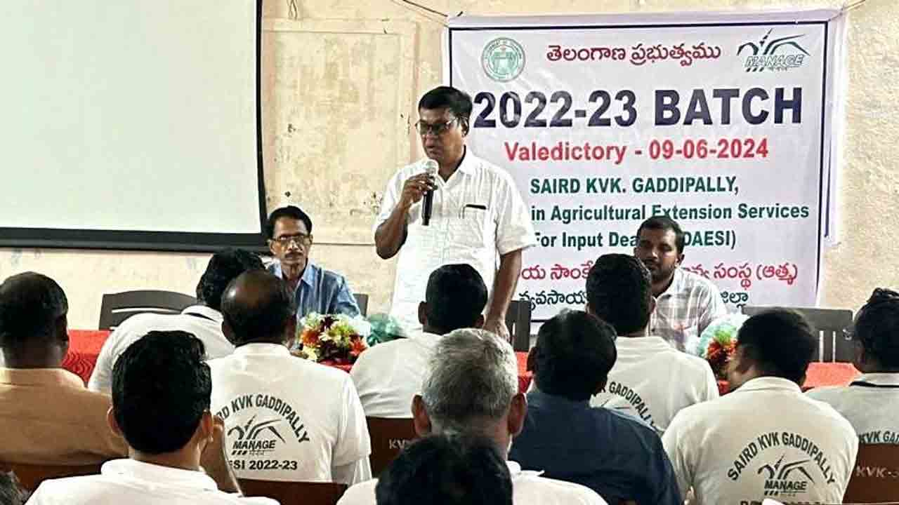 దేశీ కోర్సు డీలర్లు రైతులకు సూచనలు అందించాలి