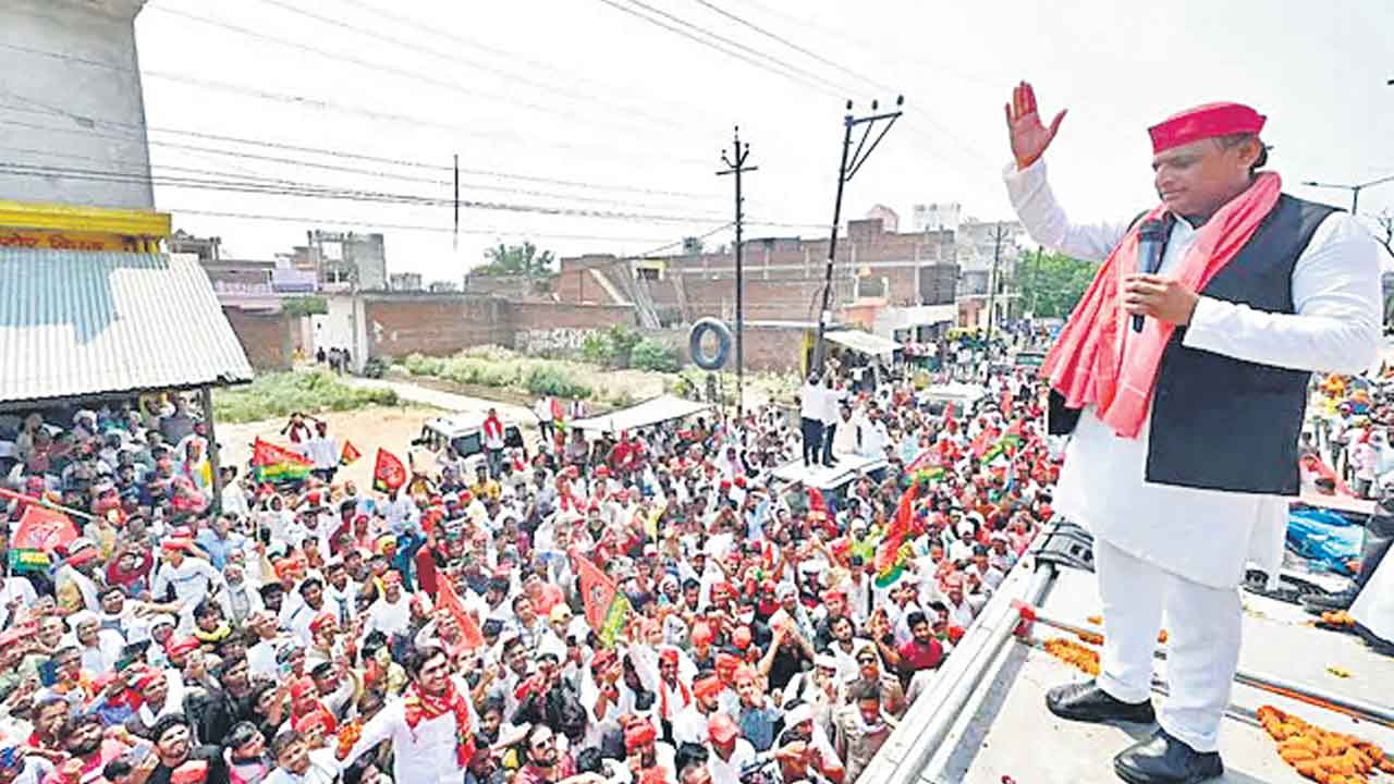 సామాజిక కూర్పుతో అఖిలేశ్‌ సక్సెస్‌