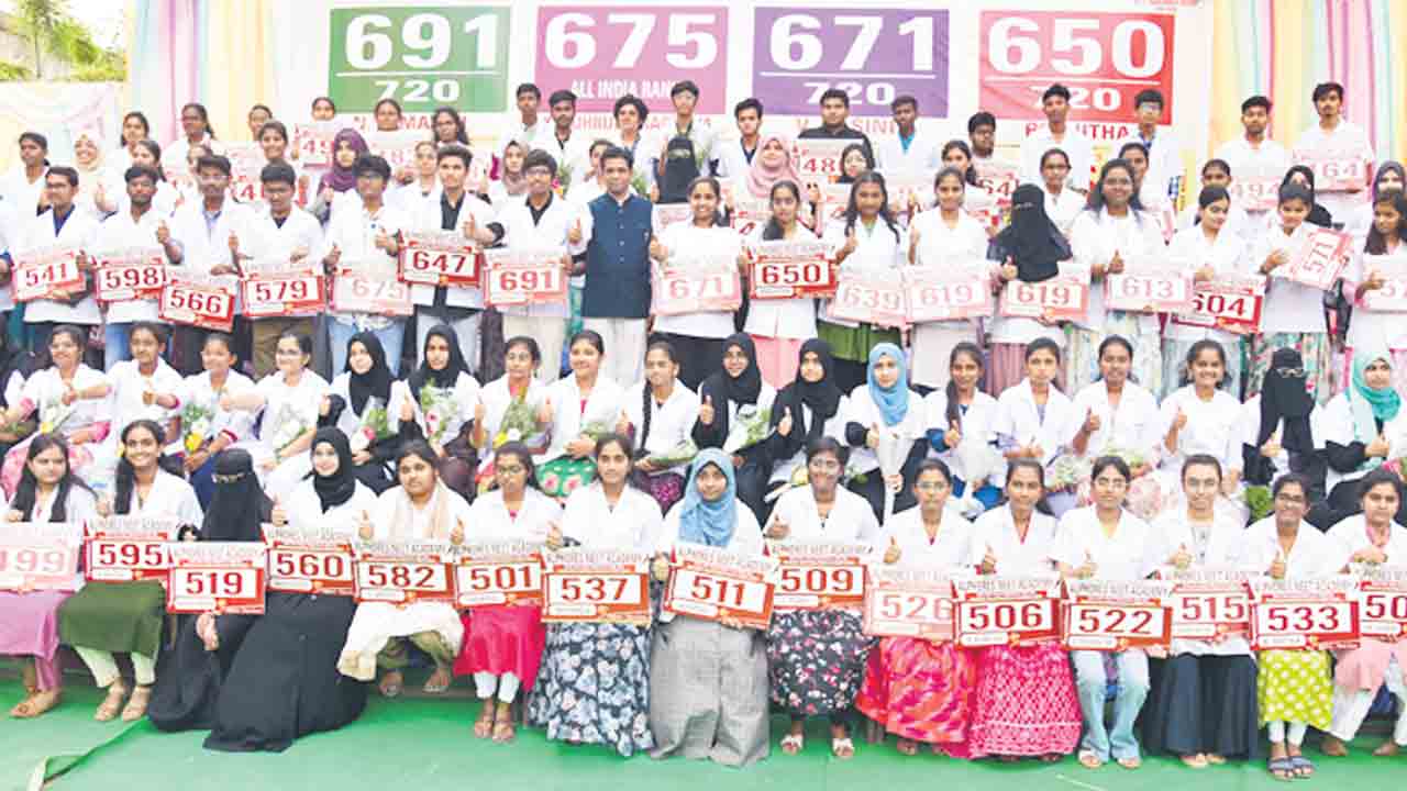 నీట్‌లో అల్ఫోర్స్‌ జయకేతనం