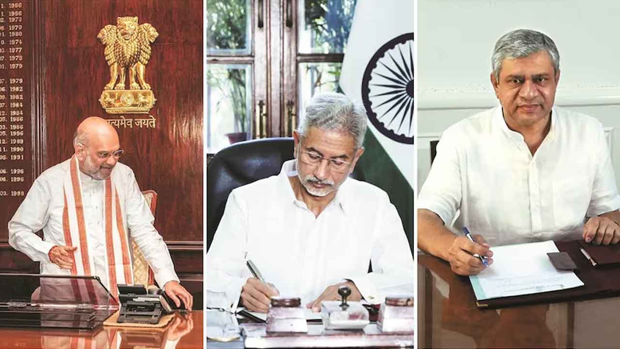 కేంద్ర మంత్రుల బాధ్యతల స్వీకరణ