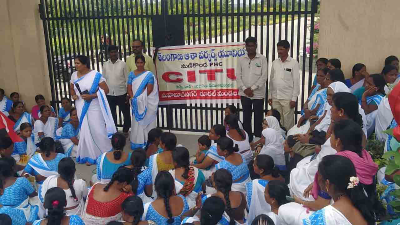 సమస్యలు పరిష్కరించాలి