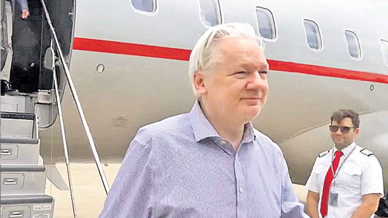 Julian Assange | బ్రిటన్‌ జైలు నుంచి అసాంజే విడుదల.. నేడు కోర్టులో హాజరు.. ఆపై ఆస్ట్రేలియాకు పయనం