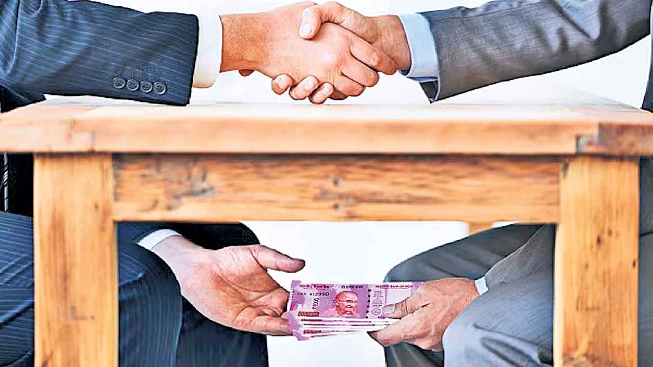 Gujarat | బీజేపీ పాలిత గుజరాత్‌లో ఐదు నెలల్లో 104 అవినీతి కేసులు