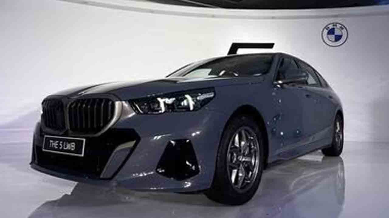 BMW 5 Series | న్యూ జెన్ బీఎండబ్ల్యూ 5 సిరీస్ ఎల్‌డబ్ల్యూబీ కార్ల బుకింగ్స్ షురూ.. వచ్చేనెలలో మార్కెట్లో ఆవిష్కరణ..!