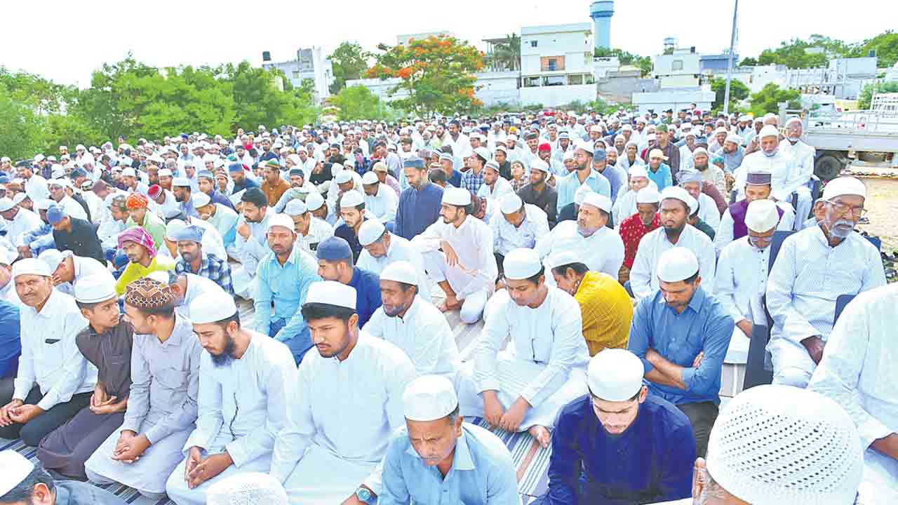 భక్తిశ్రద్ధలతో బక్రీద్‌