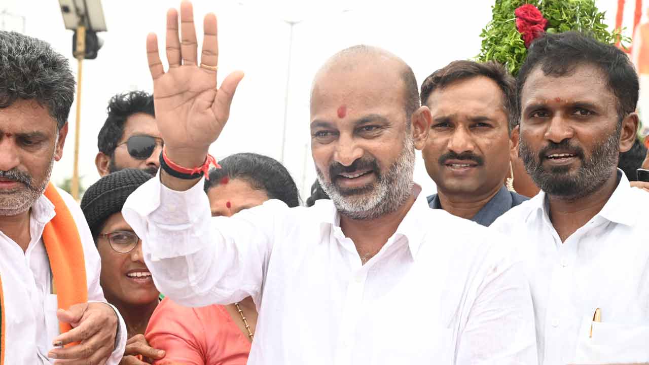 కేంద్రమంత్రి పదవి ప్రజల భిక్షే: బండి