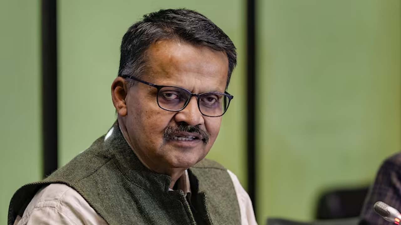 Lok Sabha Pro tem Speaker | లోక్‌సభ పొట్రెం స్పీకర్‌గా భర్తృహరి మహతాబ్‌.. ప్రమాణం చేయించిన రాష్ట్రపతి ద్రౌపది ముర్ము