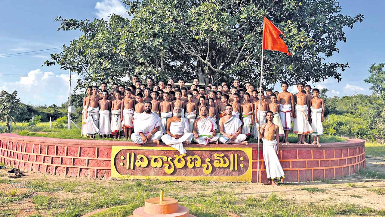 ఇక్కడ వేదం.. జీవన నాదం