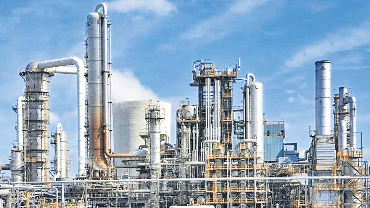 సందిగ్ధంలో పారిశ్రామికం!