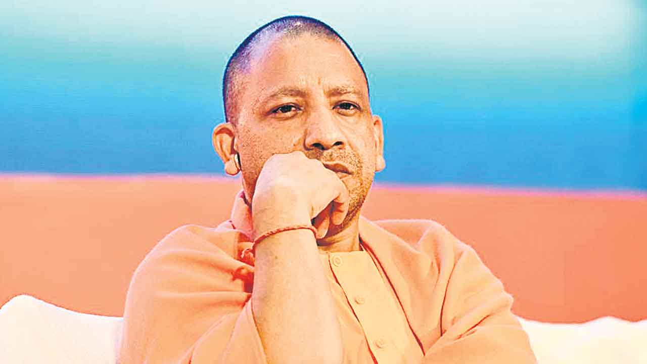 Yogi Adityanath | ఉత్తరప్రదేశ్‌లో బీజేపీకి భారీ ఎదురుదెబ్బ.. యోగికి ఎసరు పెడుతున్నారా?