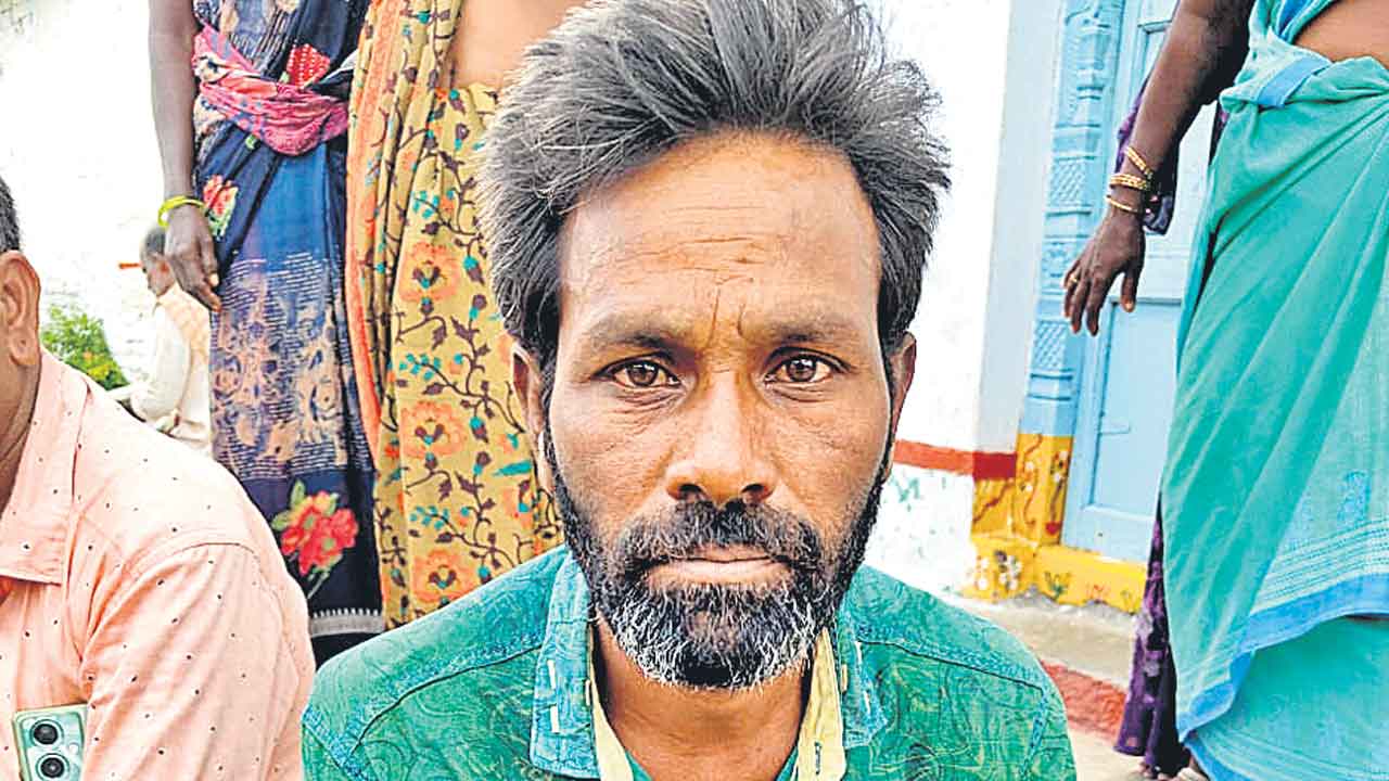 Vikarabad | బతికున్న మనిషిని చంపేశారు.. అంత్యక్రియలు నిర్వహిస్తుండగా తిరిగొచ్చిన వ్యక్తి