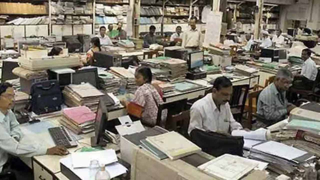 Late Comers | కేంద్ర ప్రభుత్వ ఉద్యోగులకు అలర్ట్‌.. ఇకపై ఆఫీస్‌కు లేటుగా వస్తే వేతనంలో కోత..!