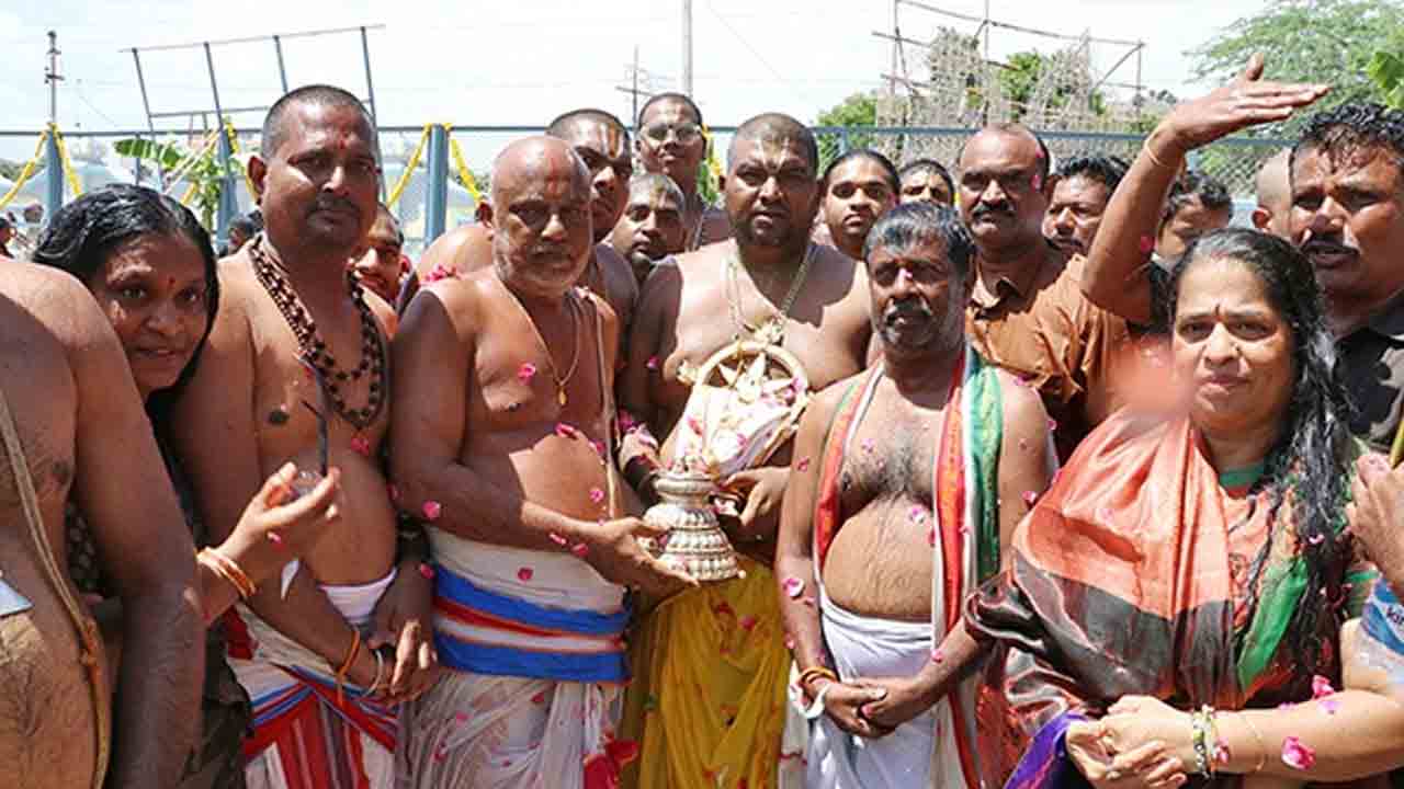 Brahmotsavam | ధ్వజావరోహణంతో ముగిసిన ప్రసన్న వేంకటేశ్వరస్వామి బ్రహ్మోత్సవాలు