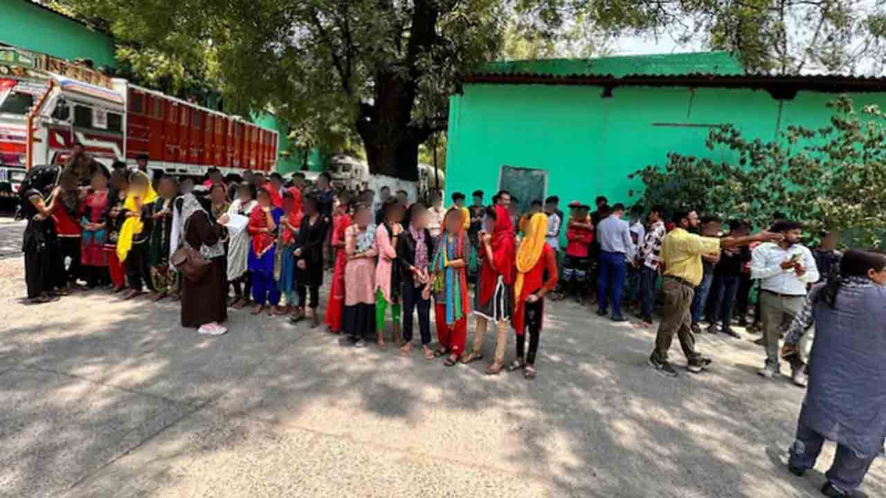 Children Rescued | మద్యం ఫ్యాక్టరీలో పని చేస్తున్న పిల్లలు.. రక్షించిన అధికారులు