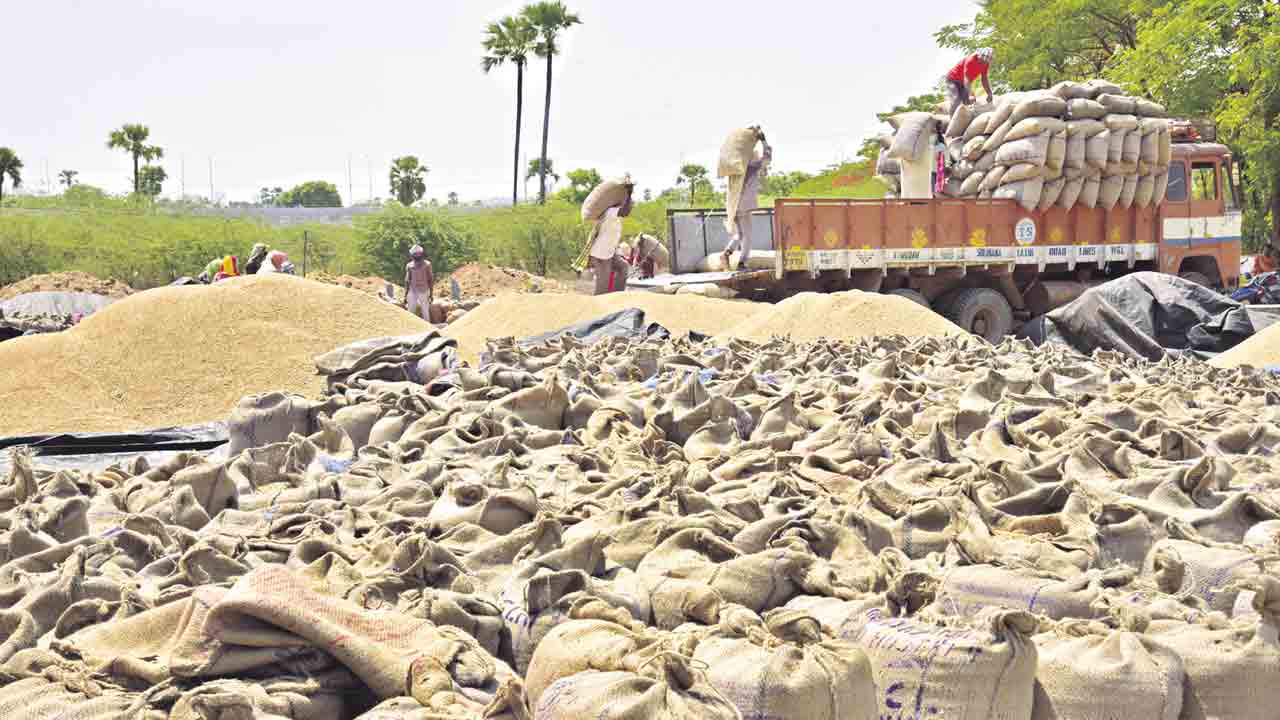 రైతుల నిలువు దోపిడీ