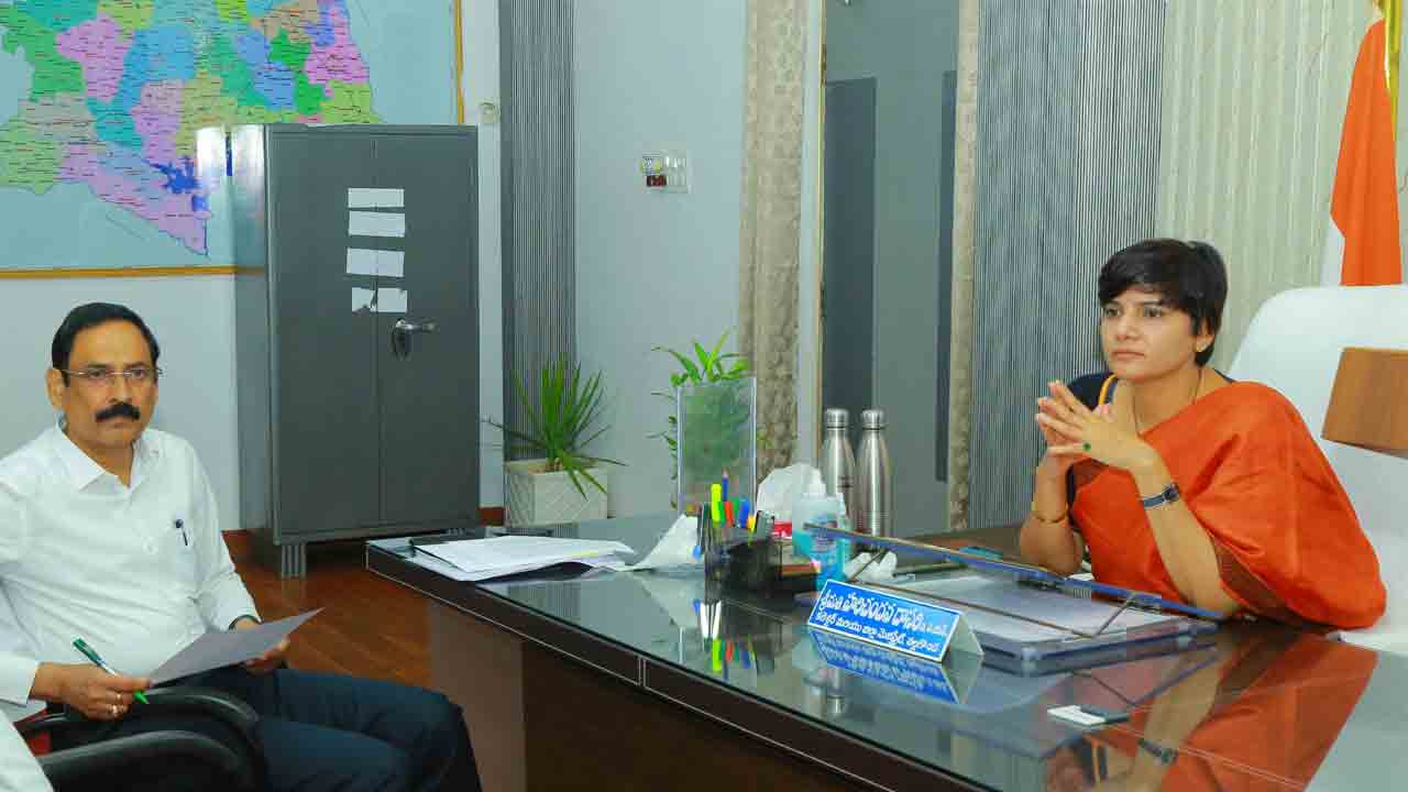 అమ్మ ఆదర్శ పాఠశాలల్లో పనులన్నింటినీ పూర్తి చేయాలి