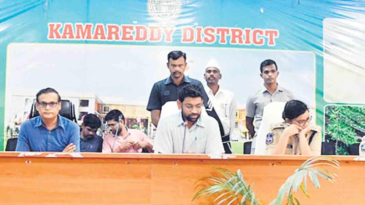 కులమతాలకు అతీతంగా పండుగలు జరుపుకోవాలి