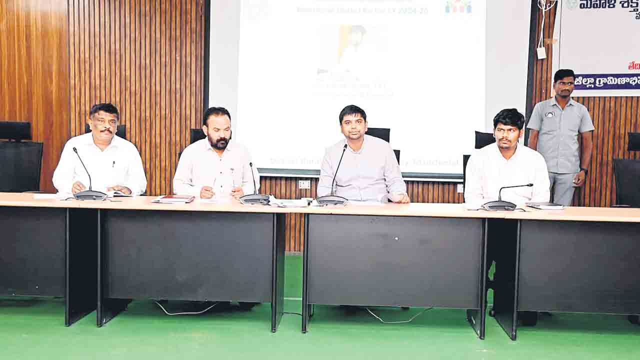 మహిళల ఆర్థిక స్వావలంబనకు కృషి