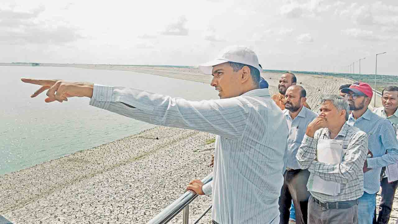 కొండపోచమ్మ రిజర్వాయర్‌ పరిశీలన