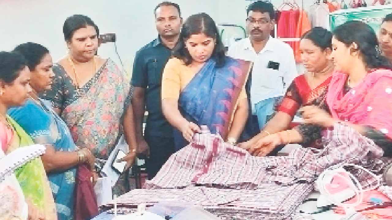 ఆరెండింటిపైనే ఆందోథన