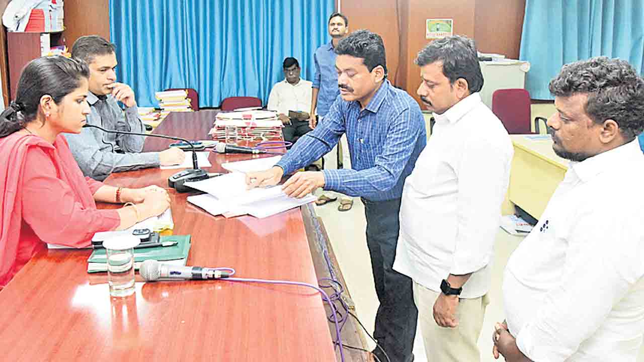 ఎంపీ ఎన్నికల వ్యయ పరిశీలన