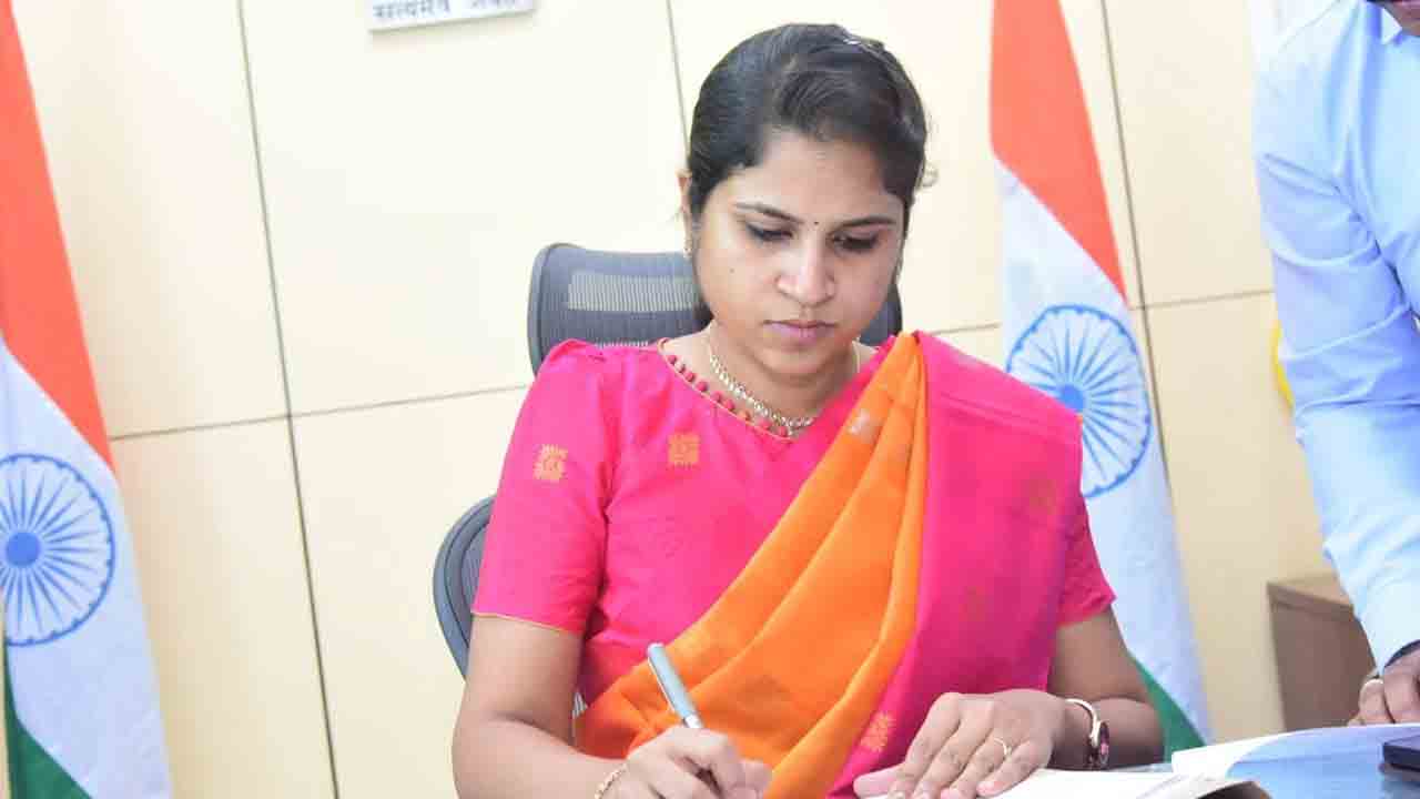 ధరణి దరఖాస్తులను సత్వరమే పరిష్కరించాలి