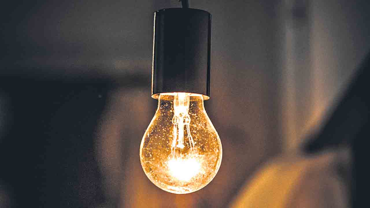 కోతల కరెంట్‌తో పని జరగడం లేదు !