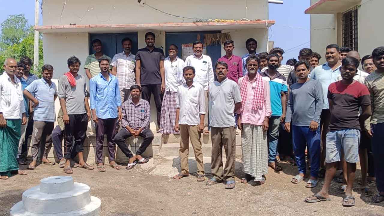 Adilabad | విద్యుత్ కోతలను నిరసిస్తూ సబ్ స్టేషన్ ముట్టడించిన గ్రామస్తులు