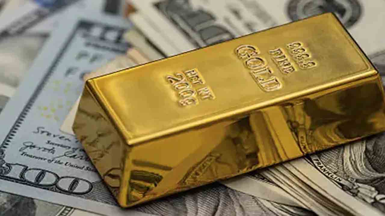 Customs Seizes Gold, Electronics | విమానాశ్రయంలో కస్టమ్స్‌ స్పెషల్‌ డ్రైవ్‌..  రూ.6.75 కోట్ల విలువైన   బంగారం, ఎలక్ట్రానిక్స్ స్వాధీనం