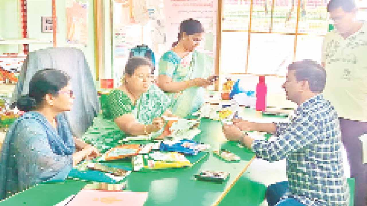 నకిలీ విత్తనాలు అమ్మితే పీడీ యాక్ట్‌ : డీఏవో