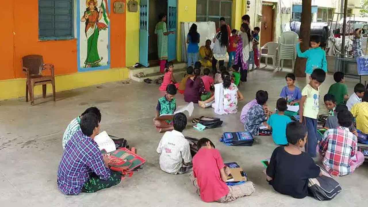 దివ్యాంగుల పాఠశాలల్లో దరఖాస్తుల స్వీకరణ