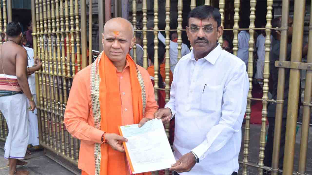 TTD | ఎస్వీ అన్నప్రసాదం ట్రస్టుకు రూ.10 లక్షలు విరాళం